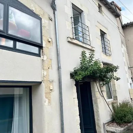 Maison De Renovee A 5 Mn Du Futuroscope Apartmán